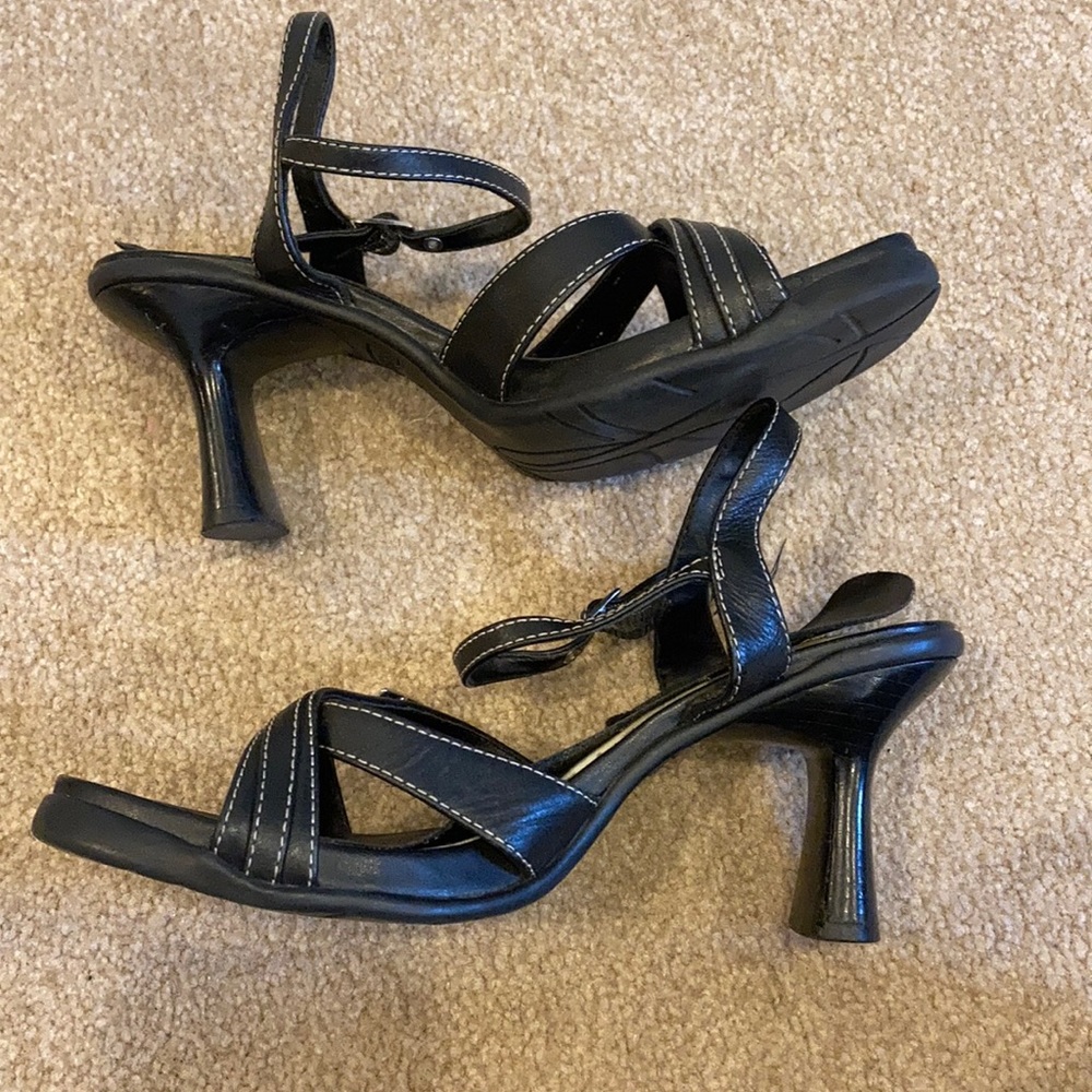 Kenneth Cole reaction black leather sandals